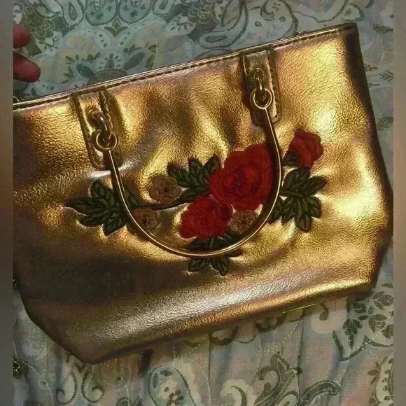vintage metallic bag with flower embroidery - Picture 5 of 6